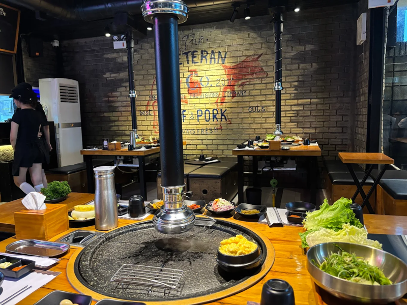 Kh&ocirc;ng gian qu&aacute;n nướng BBQ Veteran